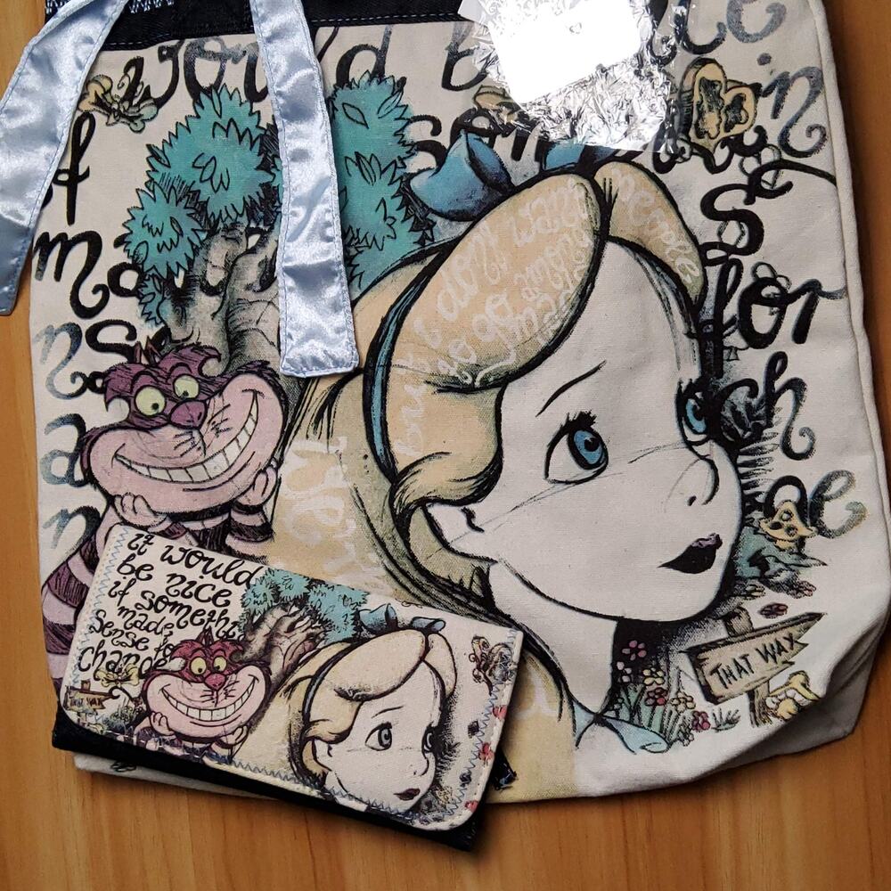 Loungefly Alice in Wonderland Canvas Tote & Wallet – OG Heart Logo 2010 NWT/NWOT - Picture 16 of 16